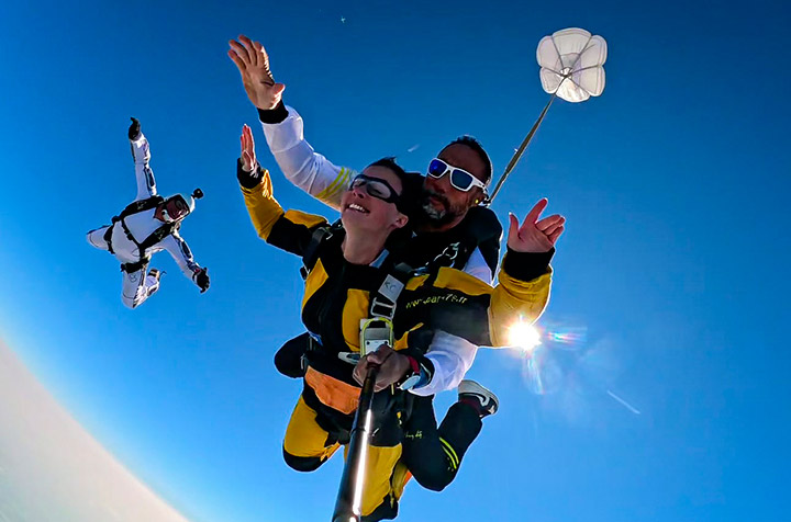 Les idées reçues sur le saut en parachute
