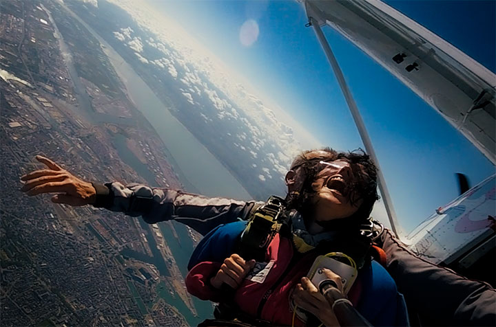 Peut-on sauter en parachute en étant enceinte ?
