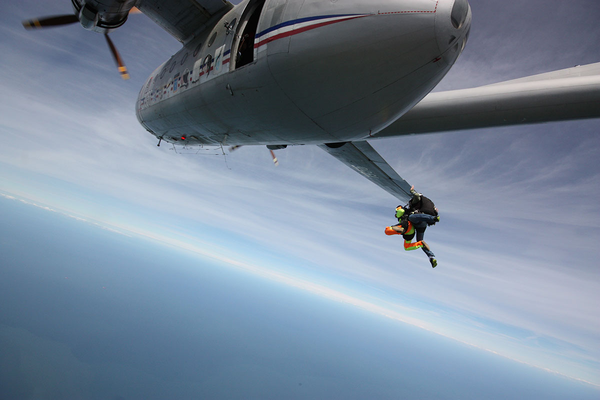 Réservez votre saut en parachute depuis le Noratlas !