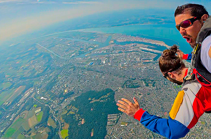 Sautez en parachute, en Normandie : une expérience accessible à moins de 2h30 de chez vous !