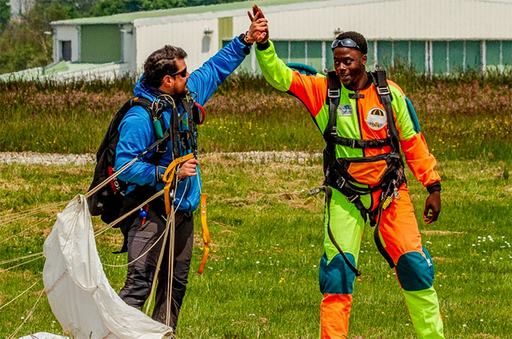 Comment s’habiller pour un saut en parachute ?