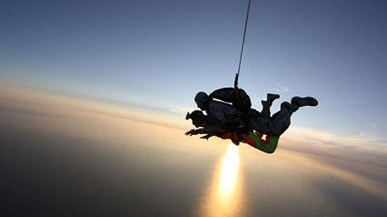 Libérez vous grâce au saut en parachute