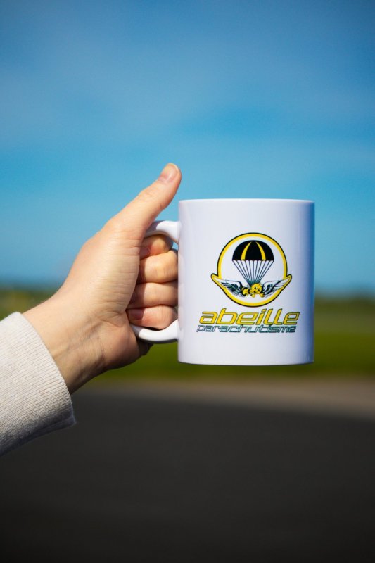 Mug logo abeille parachutisme